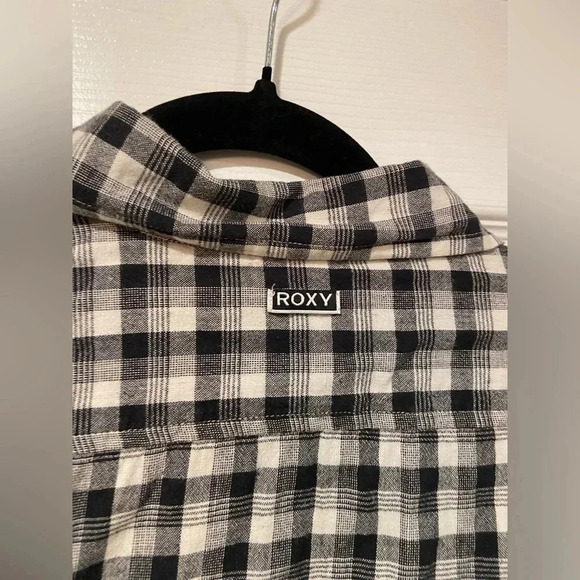 Roxy Women’s Black Cream Plaid Flannel Shirt Double Button Triangle Flap Size XS - Picture 11 of 12